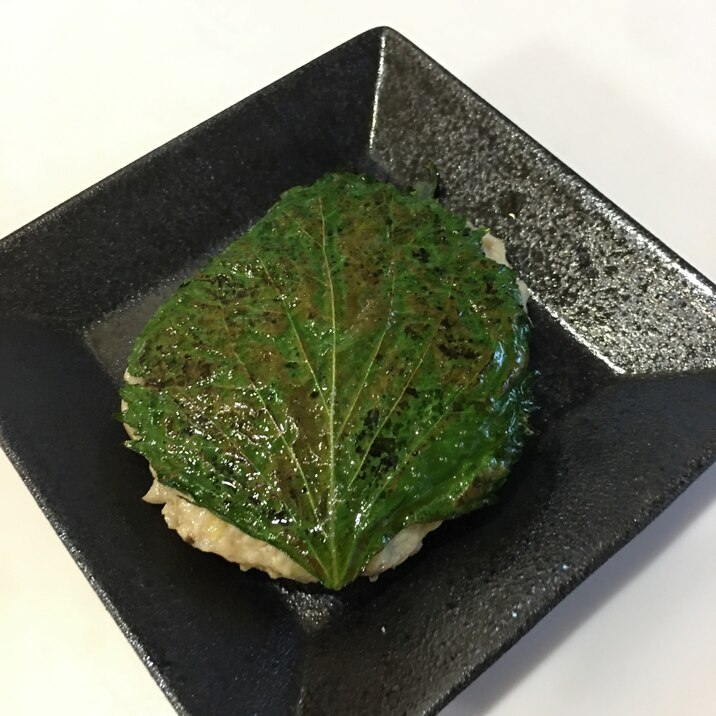 鶏つくねの大葉はさみ焼き